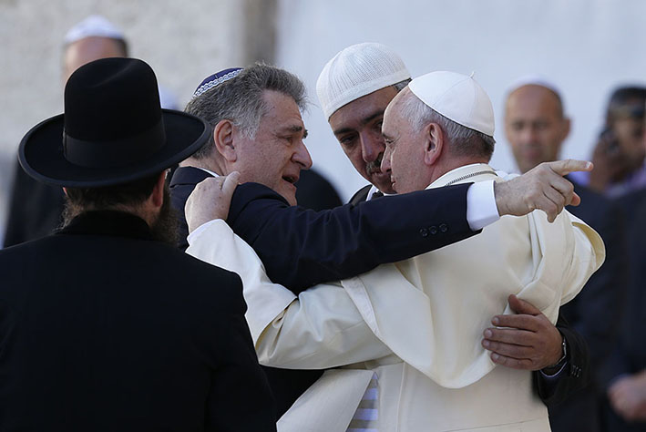 http://catholicleader.com.au/wp-content/uploads/2014/05/pope-embrace1.jpg