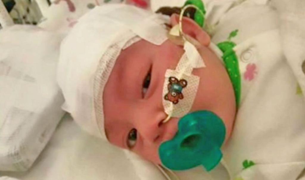 Baby Amylea is already more alert and responsive thanks to the healing power of CBD oil. Via: krqe.com.