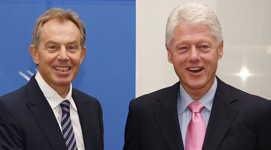 Former U.S. president Bill Clinton (R) and former British prime minister Tony Blair. © Chip East