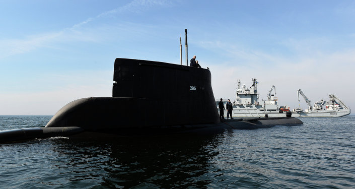 Submarine ORP Sep and Swedish vessel HSWMS Belos take part in the NATO exercises ‘Dynamic Monarch 2014’, near Gdynia on 22 May 2014