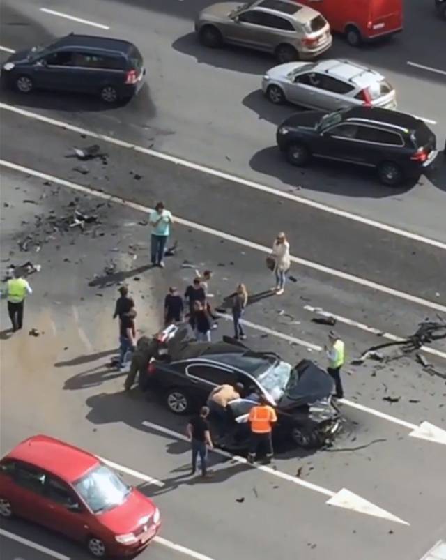Putin's BMW wrecked in the collision. Image: Sun