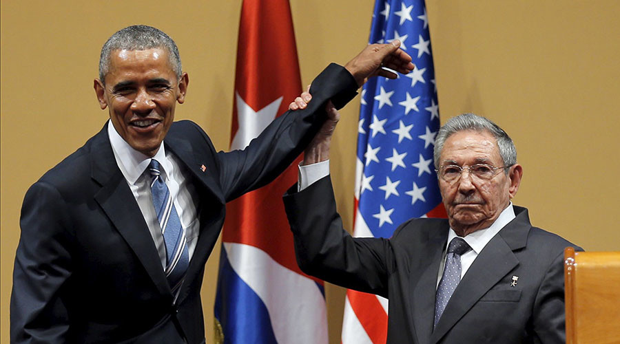 U.S. President Barack Obama and Cuban President Raul Castro gesture after a news conference as part of President Obama's three-day visit to Cuba, in Havana March 21, 2016. © Carlos Barria