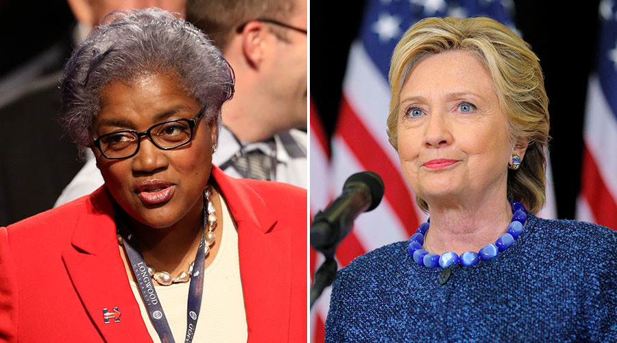 Democratic National Committee Chair Donna Brazile and U.S. Democratic presidential nominee Hillary Clinton. © Reuters