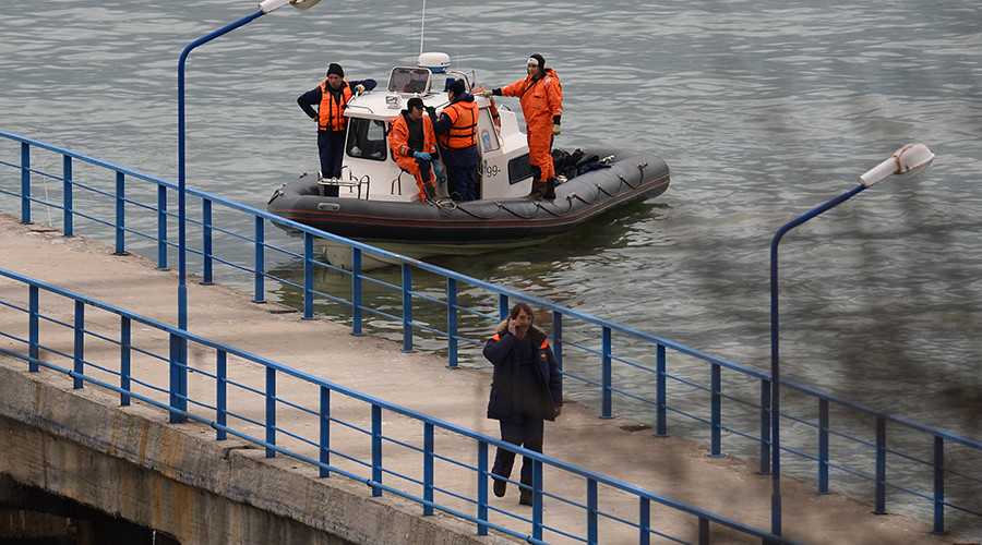A rescue operation on the Black Sea coast at the crash site of Russian Defense Ministry's TU-154 aircraft © Nina Zotina