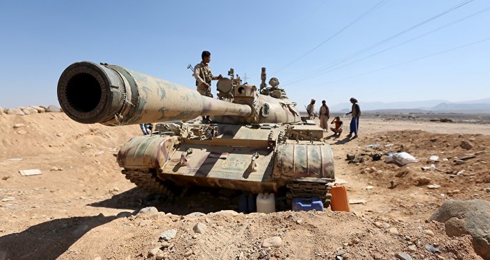 A tank used by fighters loyal to Yemen's government is pictured at the frontline of the fighting against Houthi rebels in Yemen's northern province of Marib November 8, 2015.