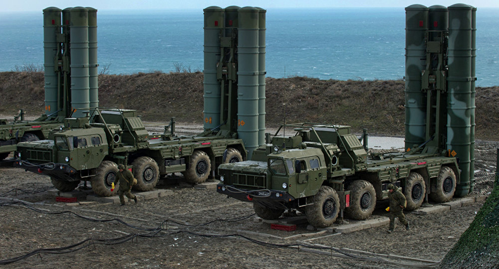 The S-400 regiment enters on duty in Crimea. File photo