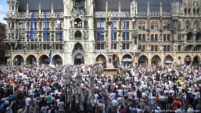 Thousands gather in Munich to protest lockdown measures
